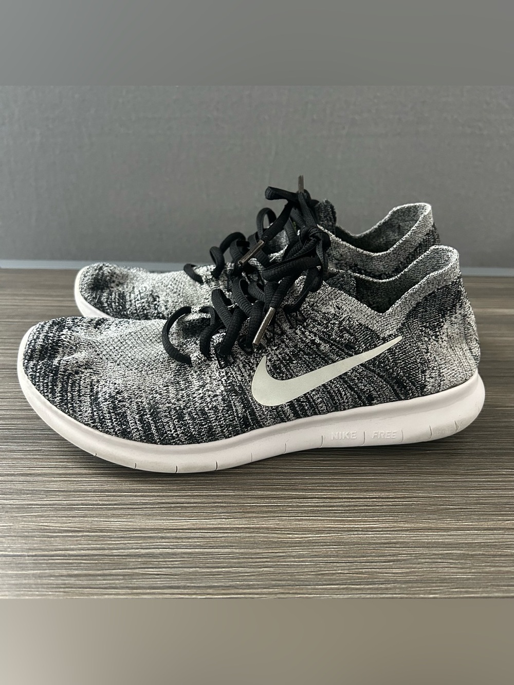 Nike Free RN Flyknit Running Shoes Sneakers Womens Size 7.5 Oreo Black White